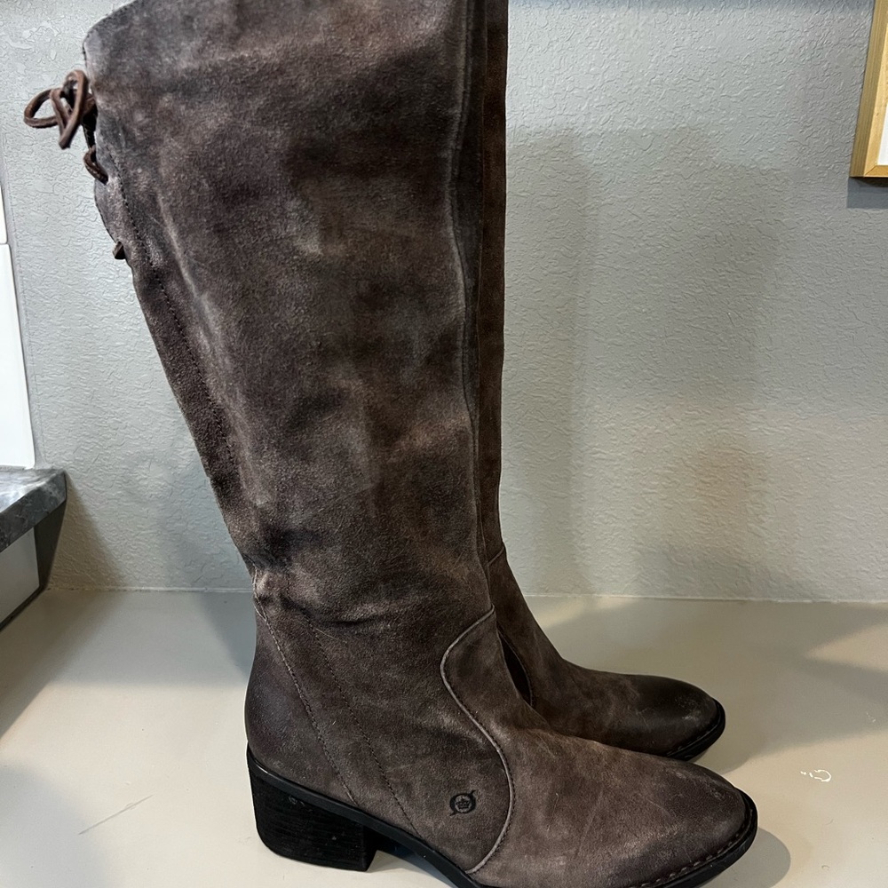 NWT BØRN Brown Suede Knee-High Boots | Low Heel Western Style, Size 10, New